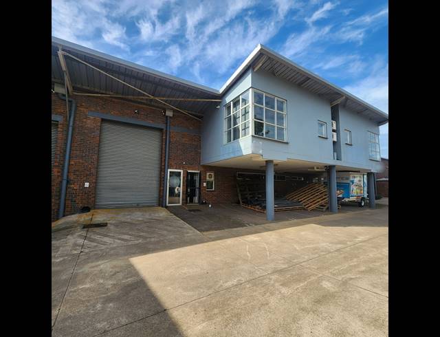 906M² WAREHOUSE TO LET IN GLEN ANIL